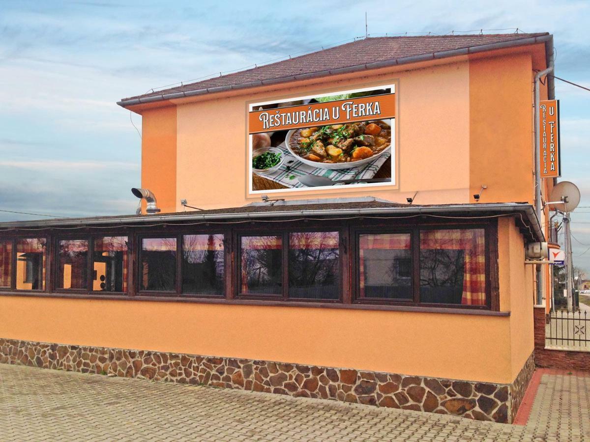 Hotel U Ferka Lemesany Esterno foto